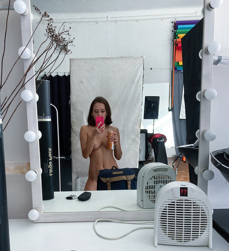 Natasha Roik Nacktbilder von OnlyFans