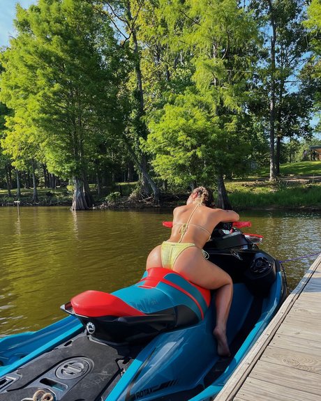 Addison Rae OnlyFans-Sex