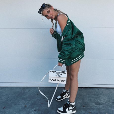 rothaarige trans-onlyfans kostenloser Porno 4K