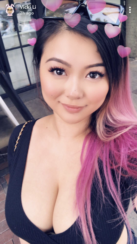 Vicki Li OnlyFans nackte Brüste