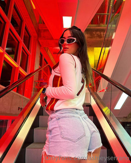 Ashley Serrano OnlyFans Nacktbilder