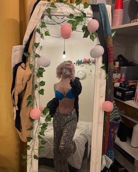 M Ae 3 OnlyFans Nacktbilder