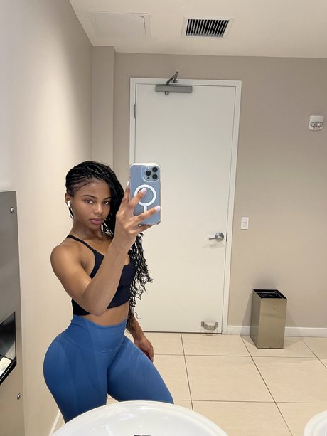 Ldndrygin OnlyFans nackte Brüste