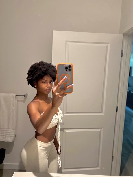 japanische teenager-onlyfans heiß nackt Shot