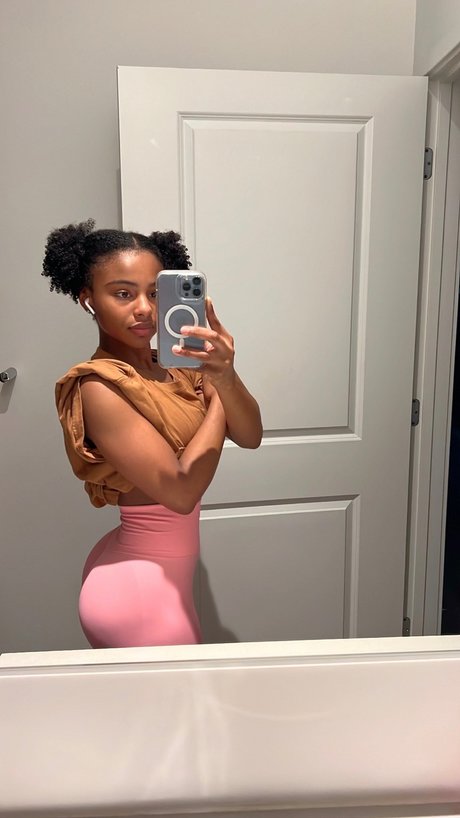 Ldndrygin OnlyFans nackte Brüste