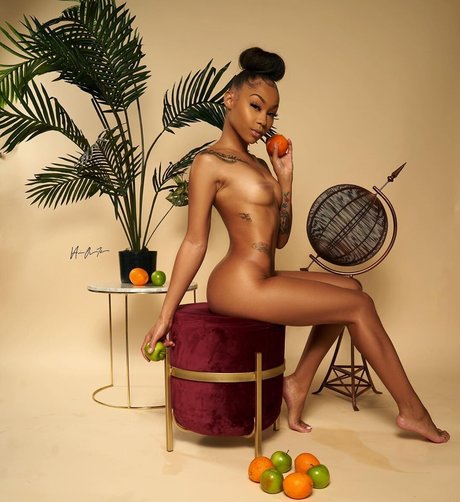 YooItsChill OnlyFans Nacktbilder geleakt