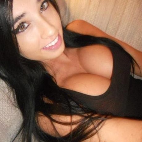 Paris Dylan_ Titten OnlyFans