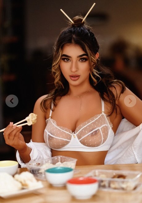 Sarah Compston OnlyFans Leaj