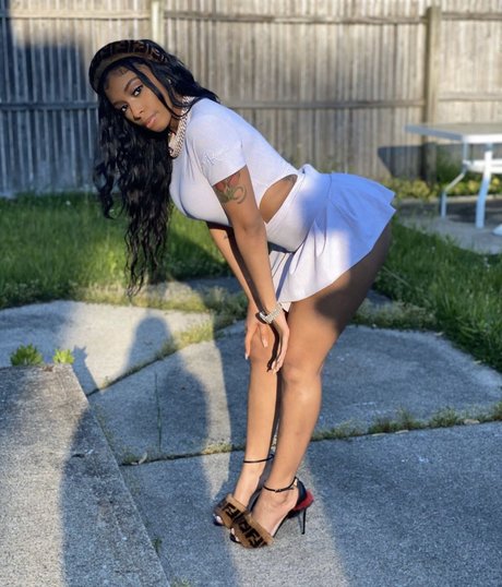 Ashley Burgos OnlyFans Nacktbilder geleakt