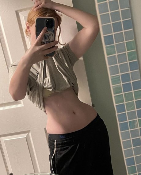 Initialelon Nacktbilder von OnlyFans geleakt