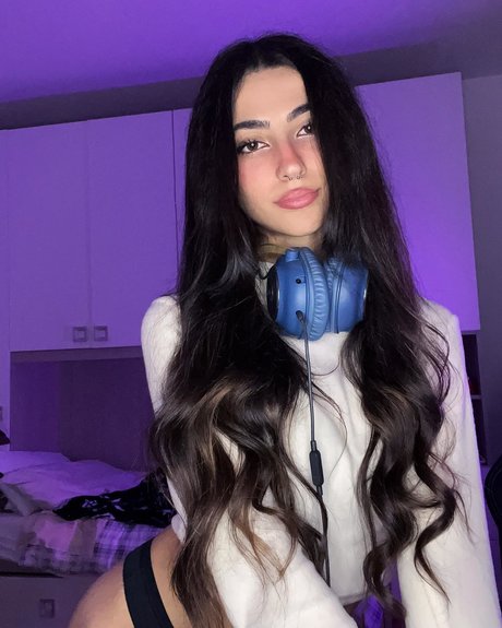 Lucrelisa_ OnlyFans Striptease