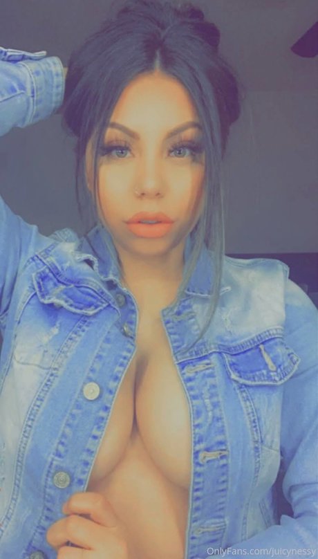 Yanxe ann Nacktpornos auf OnlyFans