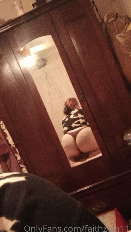 Faithzola11 OnlyFans schlank