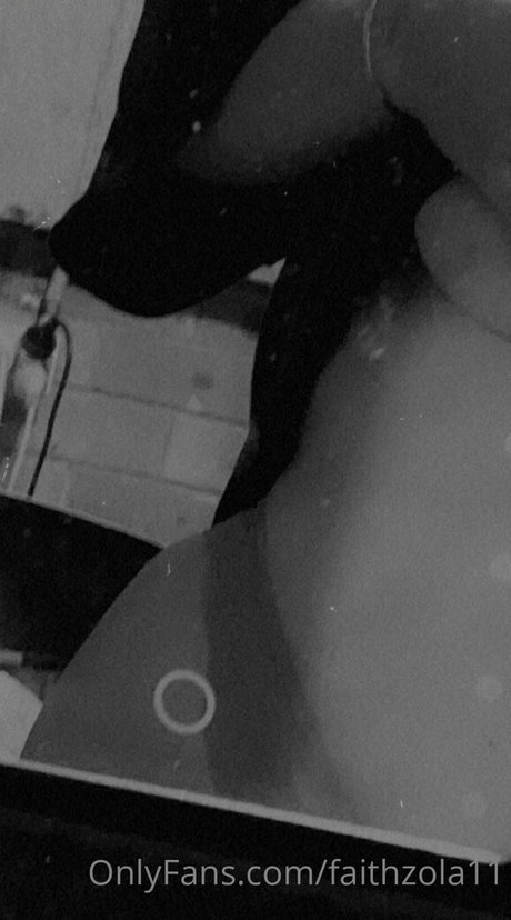 Faithzola11 OnlyFans Nacktbilder geleakt