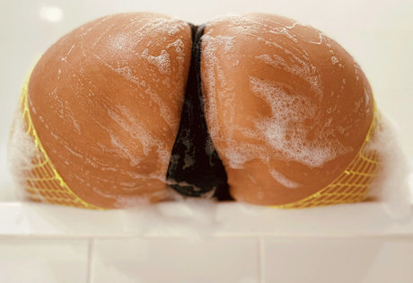 Little miss submissive Nacktpornos von OnlyFans geleakt