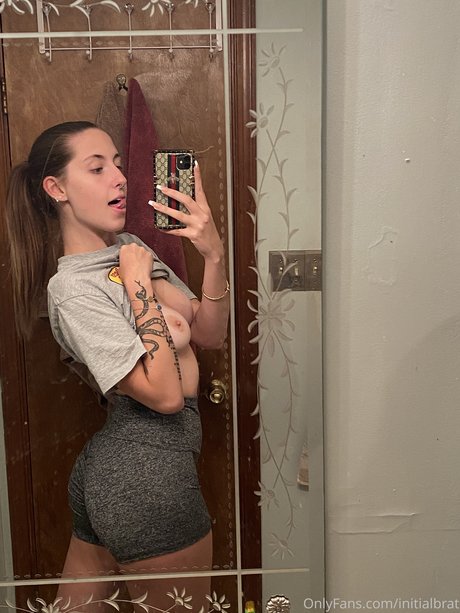 initialbrat Nacktbilder von OnlyFans