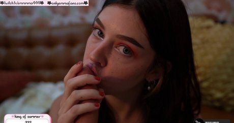 Emma Choice OnlyFans Striptease