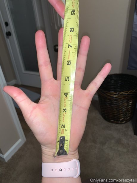 Klara Bradshaw OnlyFans nackte Brüste