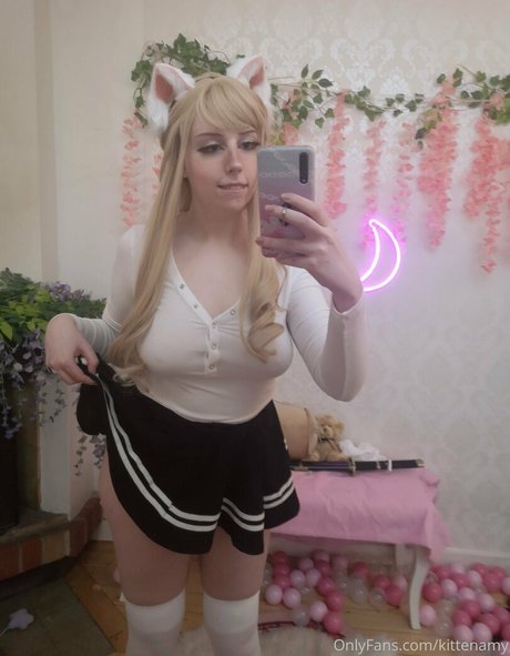 kätzchen milf onlyfans kostenlos nackt Selfie