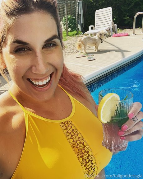 Tall Goddess Gia Nacktbilder von OnlyFans geleakt