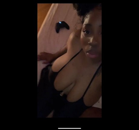 Beatrixx_ Leak von OnlyFans Pornografie