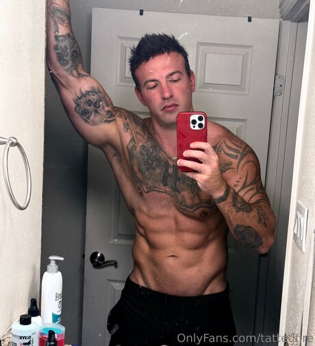 Tattedfire Leaks von Nacktbildern auf OnlyFans