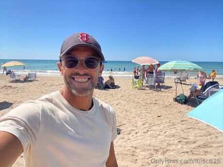 Lucri28 OnlyFans Strip