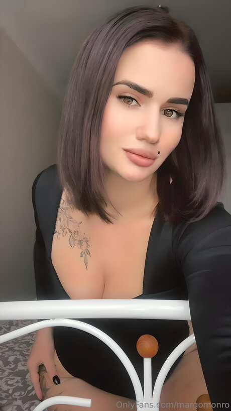 Margomonro OnlyFans nackte Brüste
