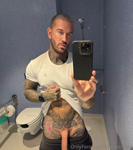 Tobias Bleu Porn OnlyFans Leak