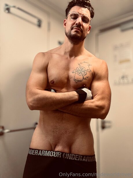 Nudeworldrover OnlyFans-Fotos