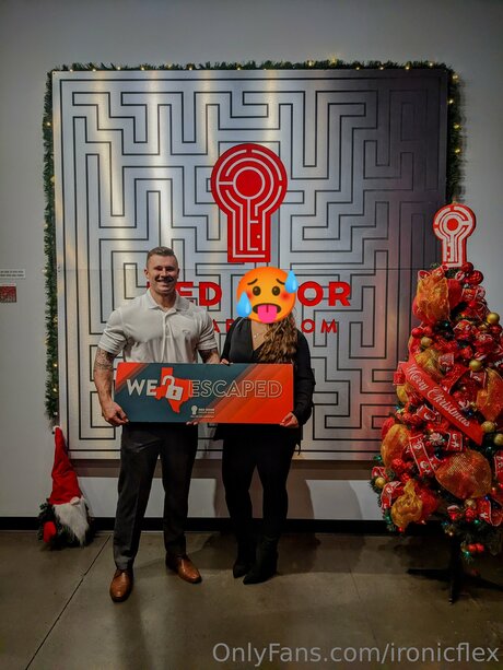 Ironicflex OnlyFans Strip