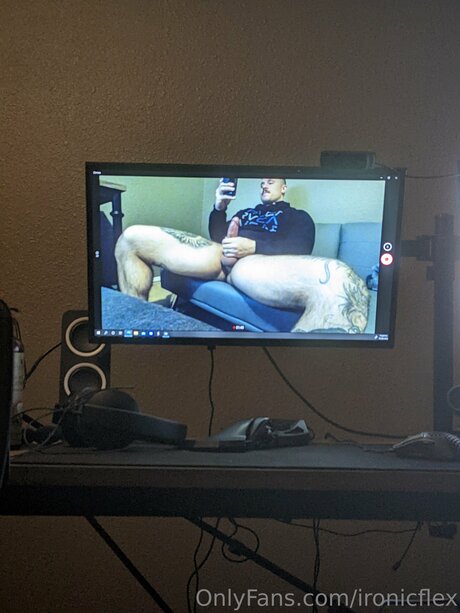Ironicflex OnlyFans-Bilder