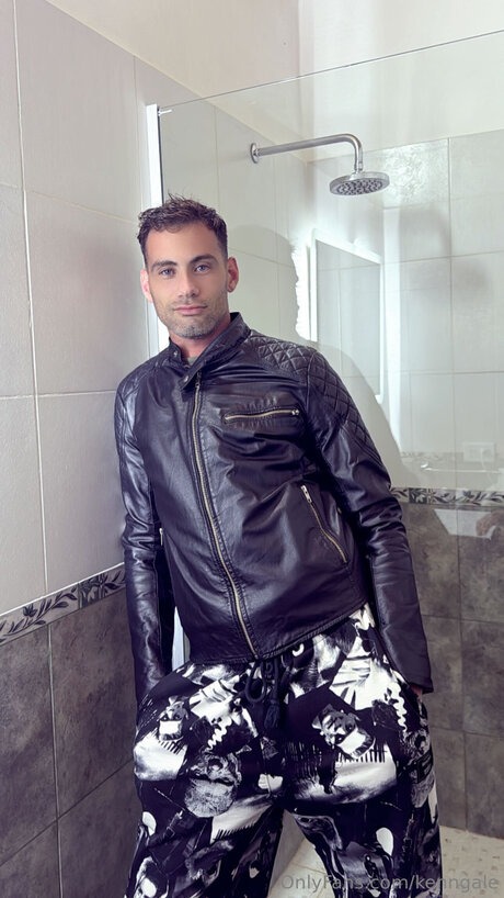 Pologale NurlyFans-Brüste