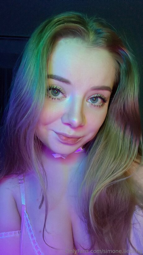 Simunka Show Nacktpornos auf OnlyFans