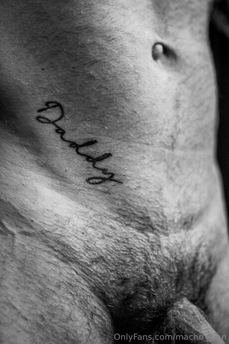 Macho Man OnlyFans-Bilder