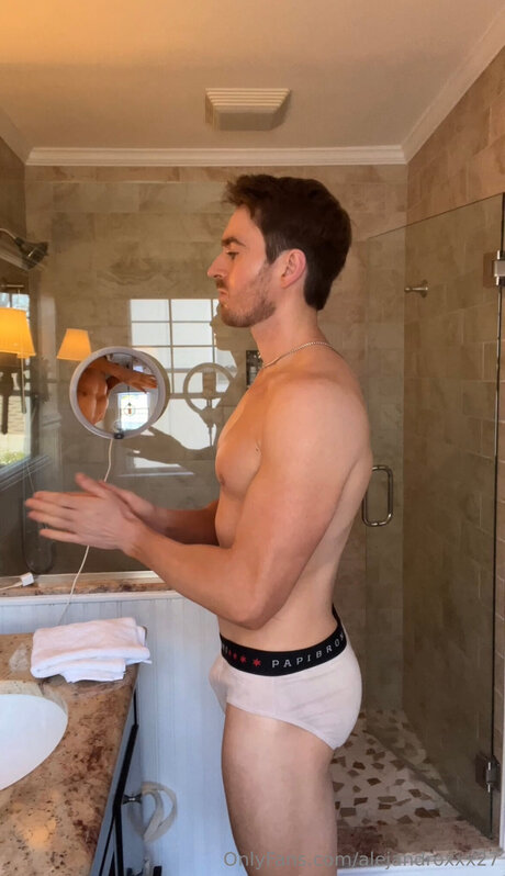 Alejandroxxx27 OnlyFans gratis