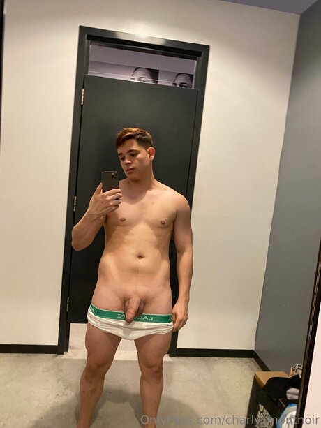 Charly Montnoir OnlyFans Star