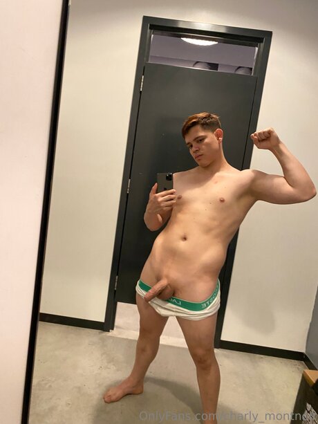 Charly Montnoir Nacktbilder von OnlyFans