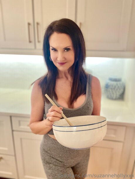 Suzannehollyxxx OnlyFans geleakte Brüste