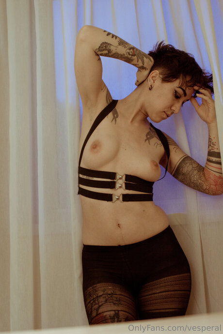 Vesperal OnlyFans-Creator