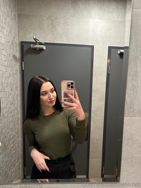 Tinylia Nackt OnlyFans