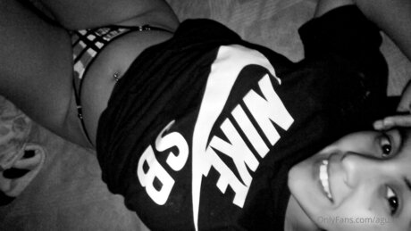 Sweet Agus OnlyFans Brüste Bild