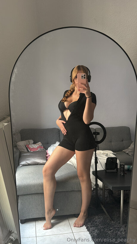 Elisa Peachy OnlyFans X