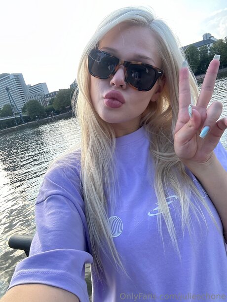 Julieschone OnlyFans Pornografie geleakt