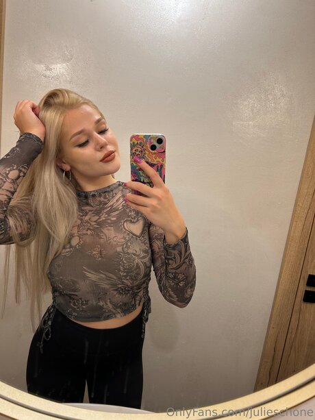 Julieschone OnlyFans Dirtyship geleakt