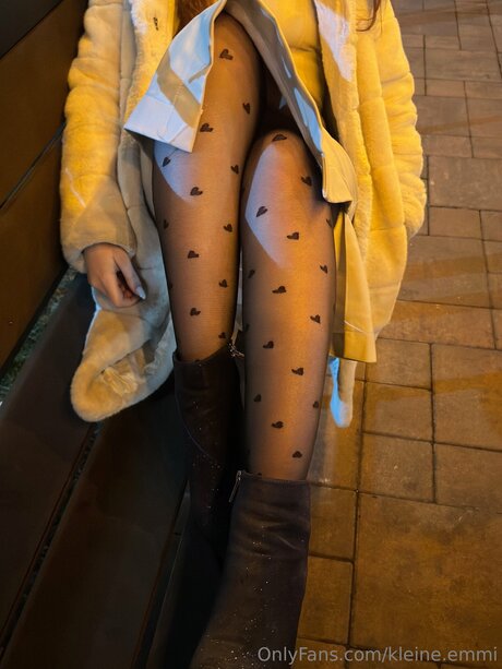 Kleine Emmi NurlyFans-Brüste