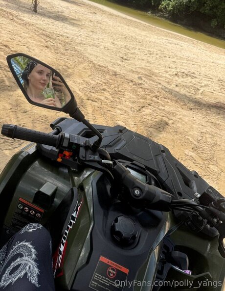 Polly Yangs OnlyFans gratis