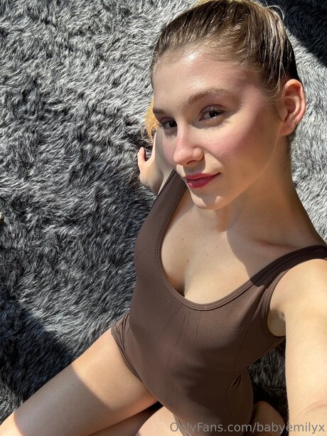 Babyemilyx OnlyFans Nacktbilder