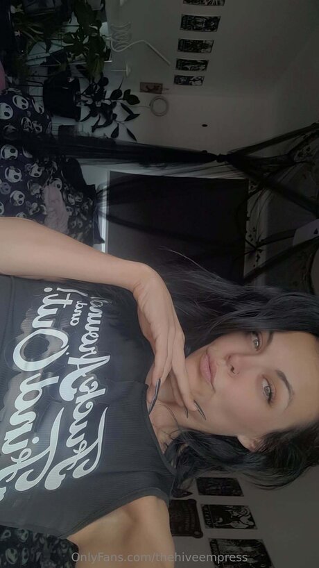 Thehiveempress OnlyFans Gratis