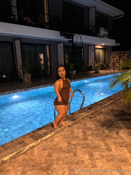 Lillymidget OnlyFans explizite Inhalte